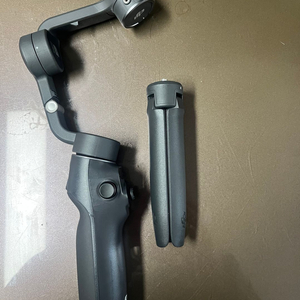 DJI OM6 스마트폰 짐벌 판매합니다 이미지