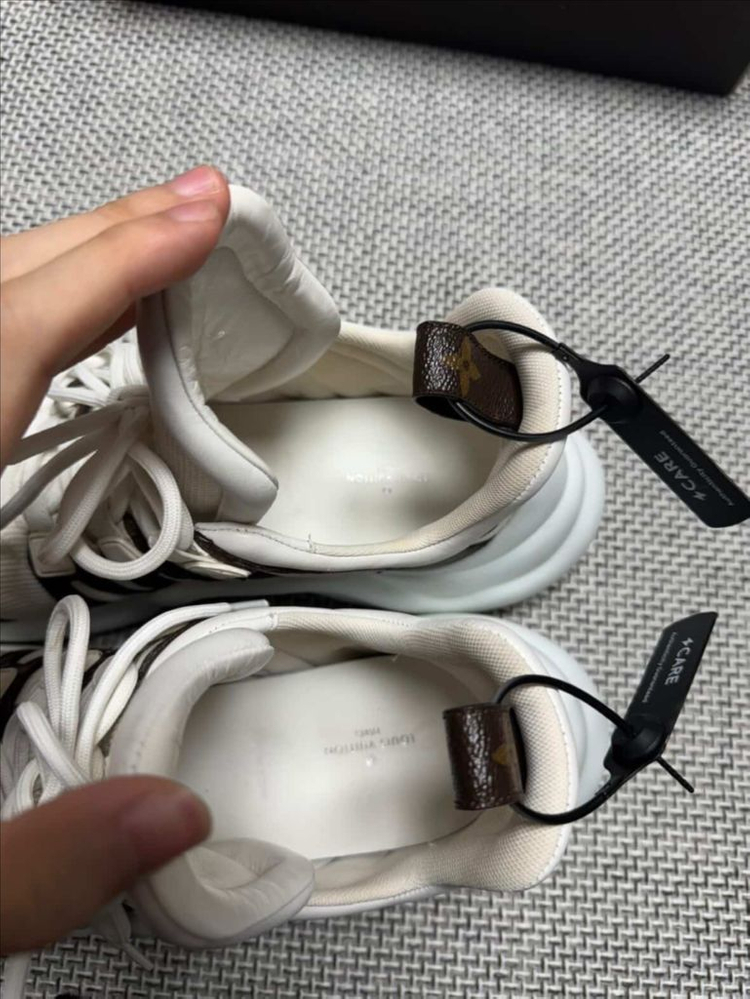 루이비통 아치라이트 스니커즈 신발 이미지