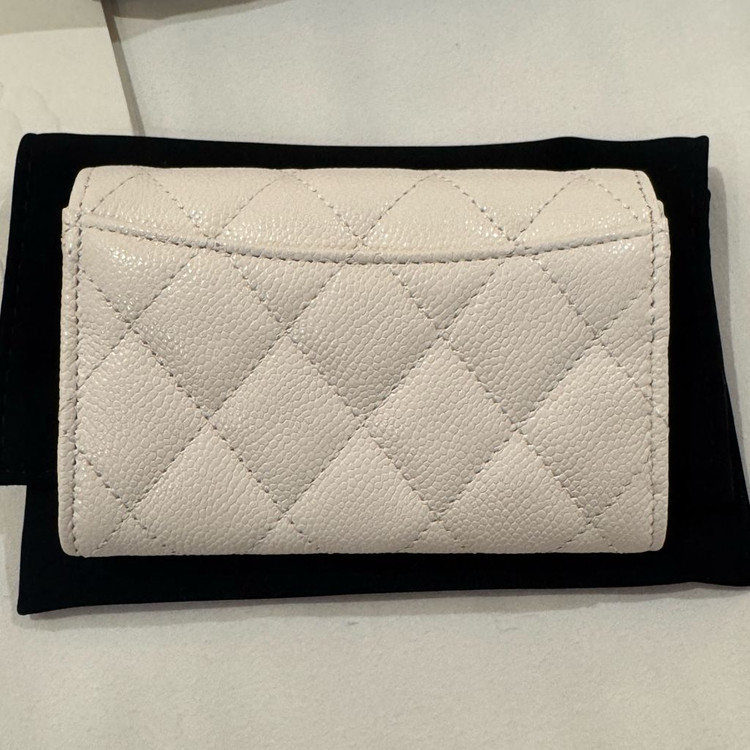 샤넬 클래식 똑딱이 카드지갑 화이트 은장 새제품 이미지