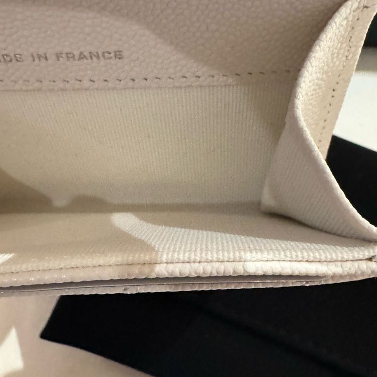 샤넬 클래식 똑딱이 카드지갑 화이트 은장 새제품 이미지