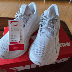 푸마 나이트로 매그맥스 275사이즈 팝니다 이미지