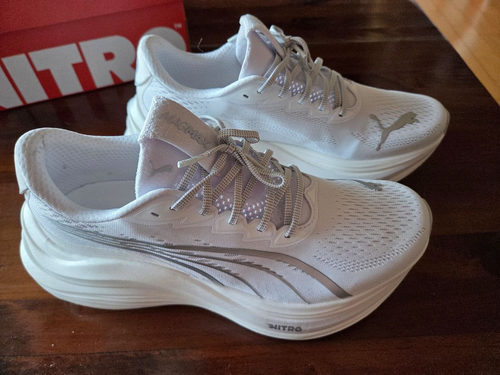 푸마 나이트로 매그맥스 275사이즈 팝니다 이미지