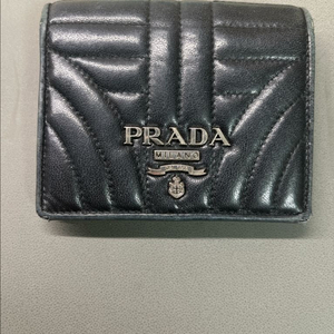 프라다 반지갑 이미지