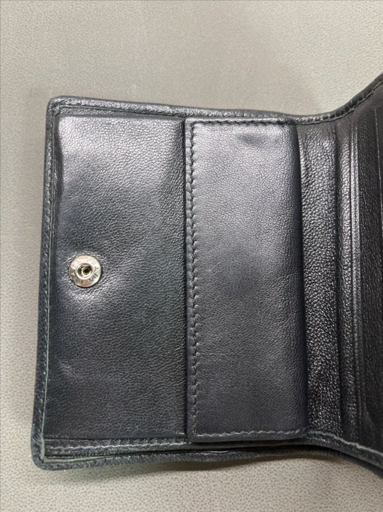 프라다 반지갑 이미지