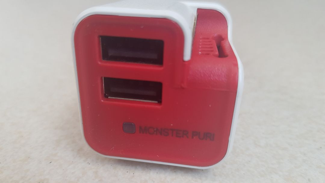 유로 차량용공기청정기 퓨리 & 충전기 이미지