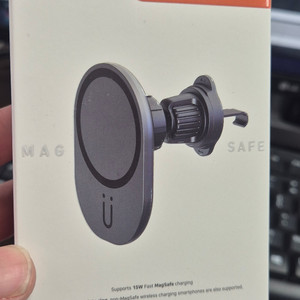 차량용 무선고속충전 거치대 맥세이프 호환 [15W / 통풍구 설치] 이미지