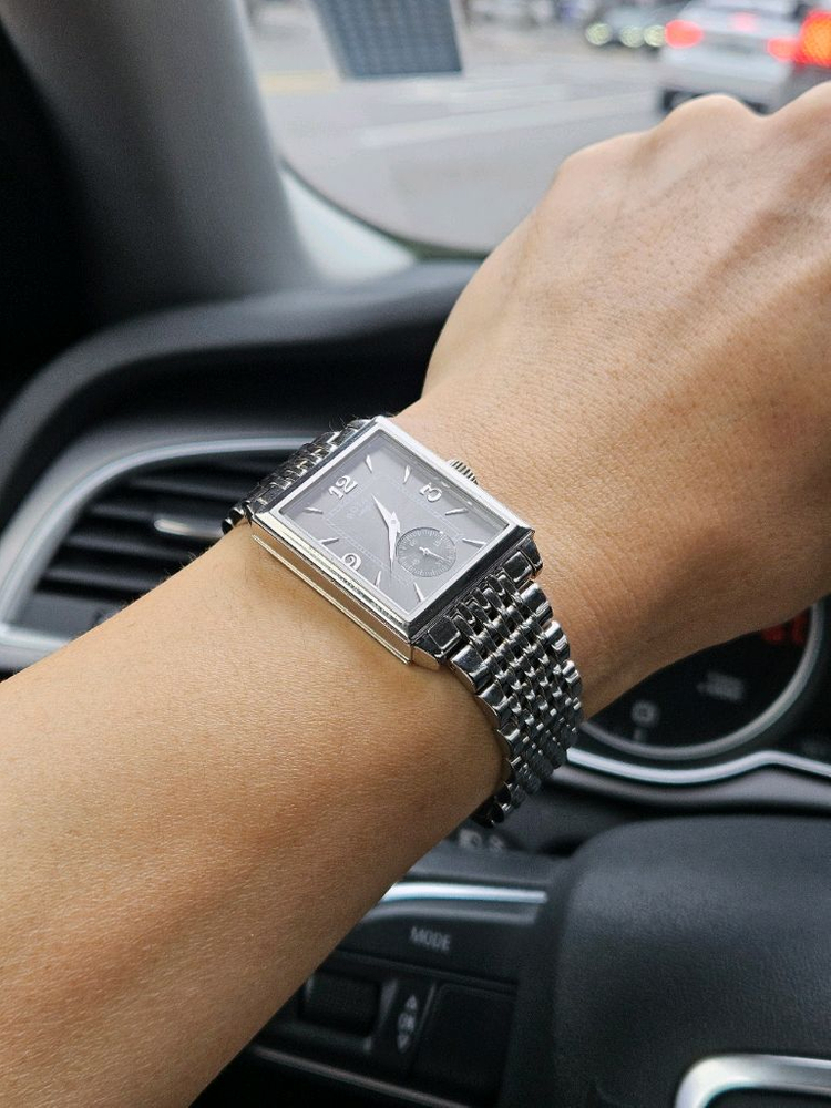 로터리 빈티지 탱크시계 이미지