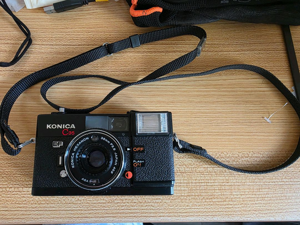 코니카 c35 ef 필름카메라 팝니다 이미지