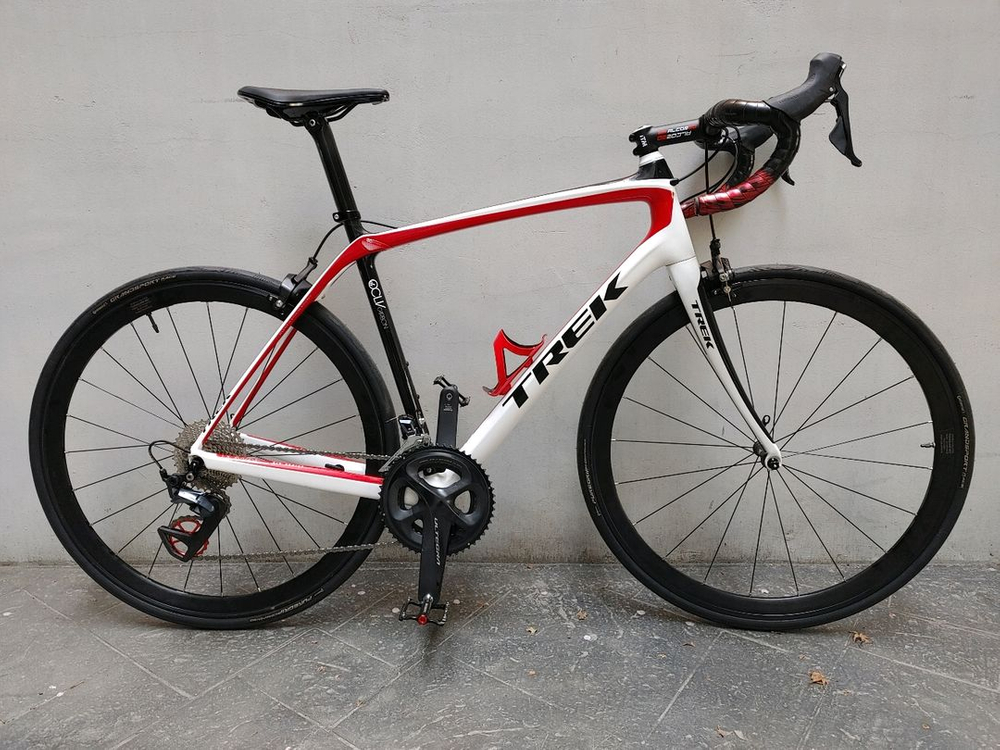 상태A급 18년 조립 트렉 도마니6시리즈 프로젝트원 풀 울테그라 카본 로드자전거 56사이즈 팔아요. 이미지