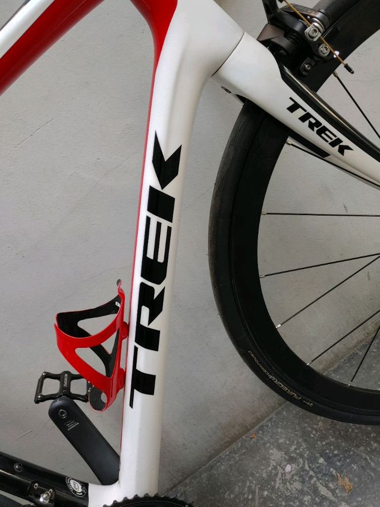 상태A급 18년 조립 트렉 도마니6시리즈 프로젝트원 풀 울테그라 카본 로드자전거 56사이즈 팔아요. 이미지