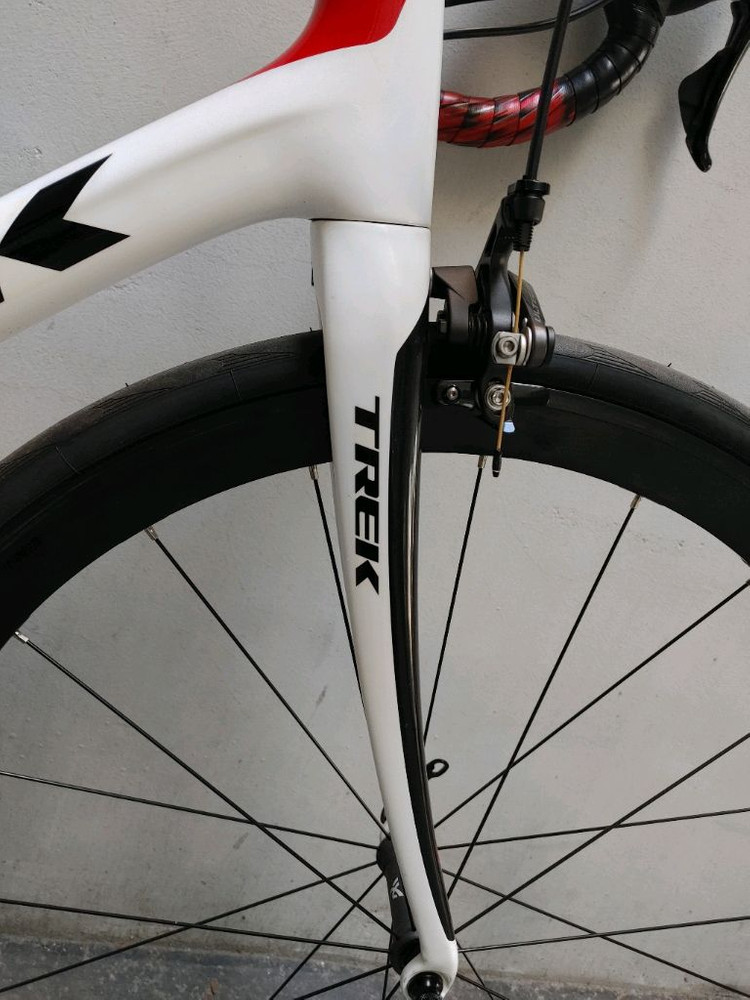 상태A급 18년 조립 트렉 도마니6시리즈 프로젝트원 풀 울테그라 카본 로드자전거 56사이즈 팔아요. 이미지