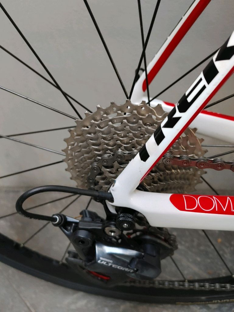 상태A급 18년 조립 트렉 도마니6시리즈 프로젝트원 풀 울테그라 카본 로드자전거 56사이즈 팔아요. 이미지