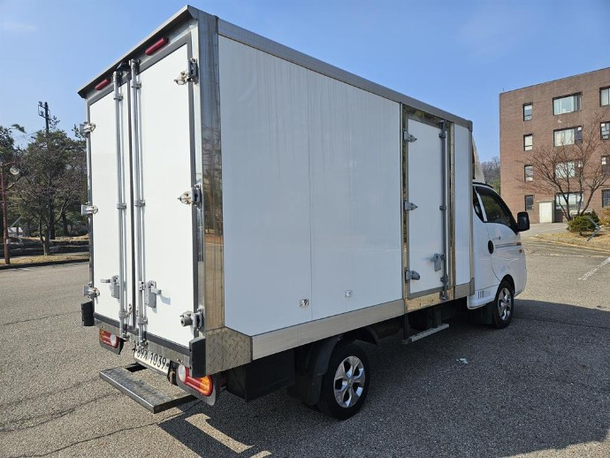 포터2 1톤하이냉동탑차 이미지