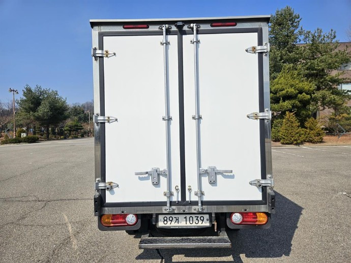 포터2 1톤하이냉동탑차 이미지