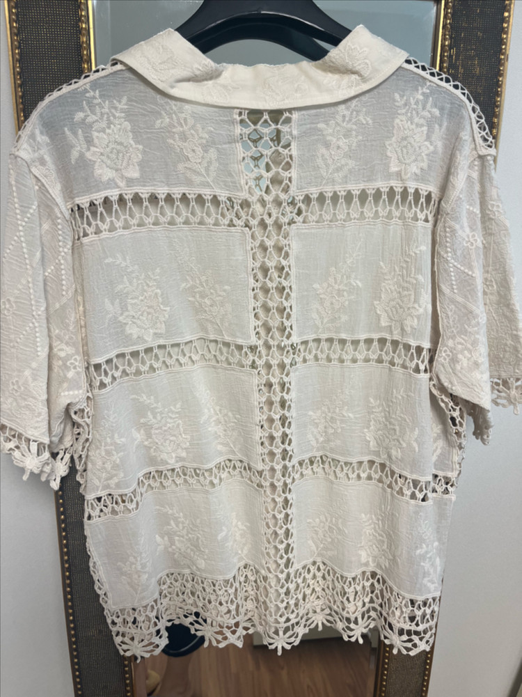 자라 펀칭 레이스 블라우스 이미지