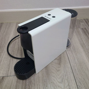 네스프레소 에센자 미니 c30 이미지