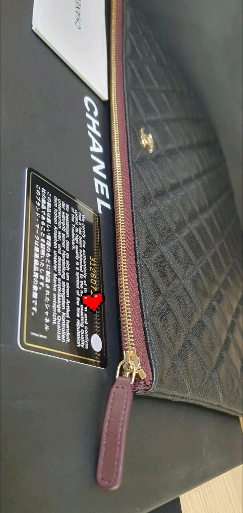 샤넬 캐비어 클러치백 라지 샴골 새상품급 정품(감정O)구찌프라다루이비통디올고야드셀린느보테가생로랑발렌시아가버버리가방 이미지