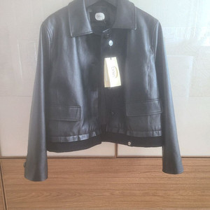 여성 가죽 자켓 이미지