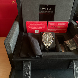 오메가 스피드마스터 문워치 사파이어 검판 신형 이미지