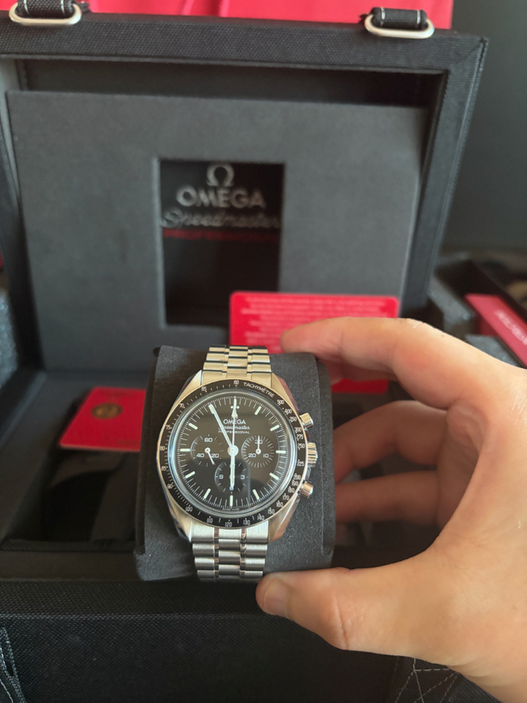 오메가 스피드마스터 문워치 사파이어 검판 신형 이미지