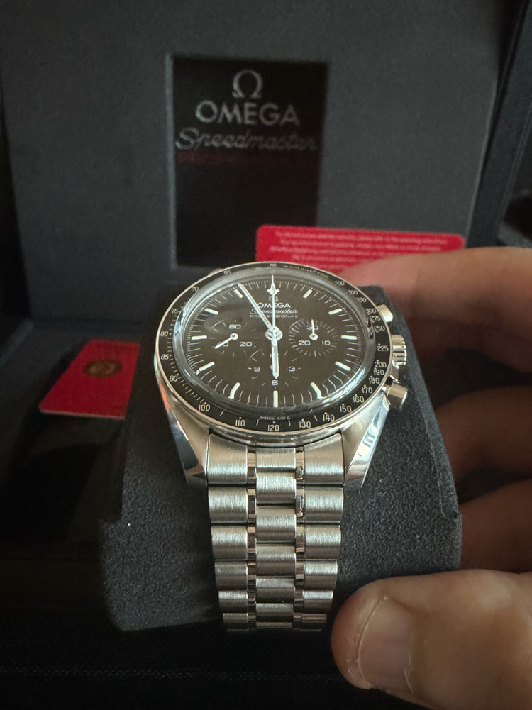 오메가 스피드마스터 문워치 사파이어 검판 신형 이미지