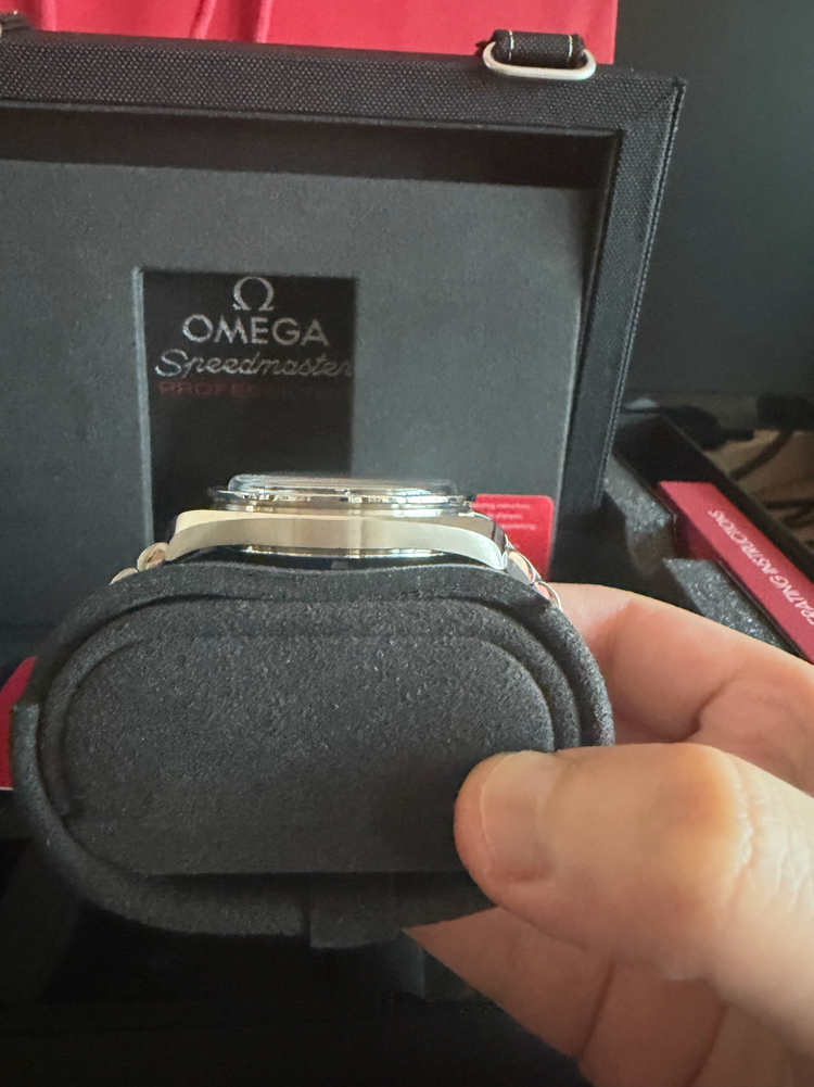 오메가 스피드마스터 문워치 사파이어 검판 신형 이미지