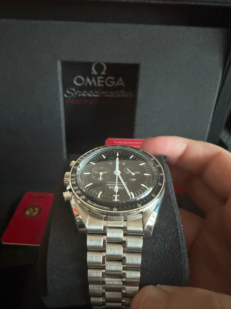 오메가 스피드마스터 문워치 사파이어 검판 신형 이미지