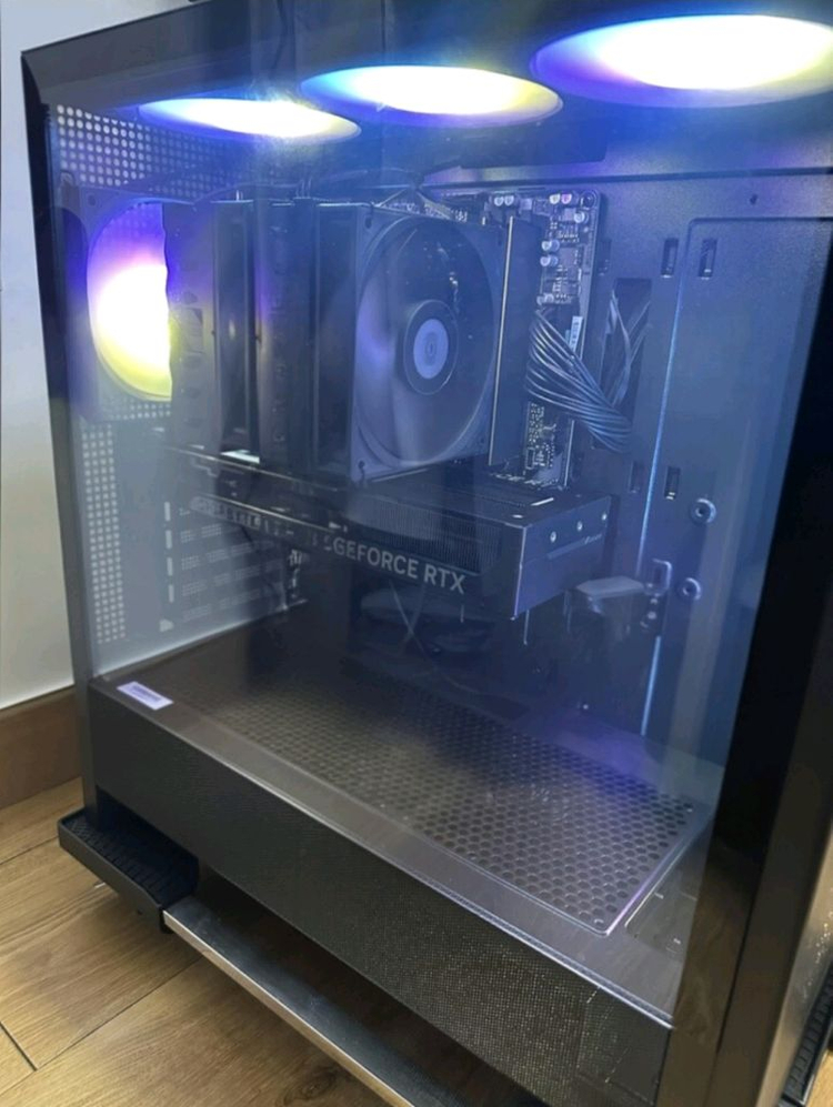 (새상품) 7800X3D 5070 게이밍 컴퓨터 본체 이미지