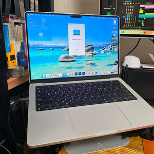 맥북프로 M3 Max 14인치 이미지