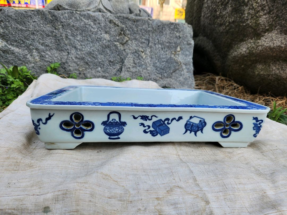 중국도자기 청화백자 산수문 누공수반 이미지