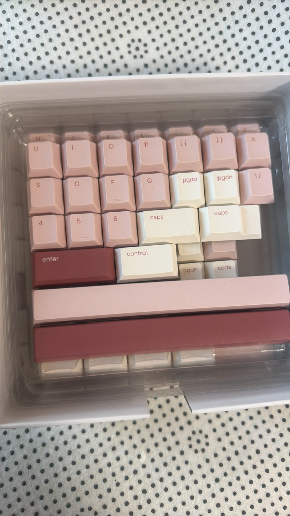 오스메 딸기우유 포인트 키캡 포함 키캡세트 이미지