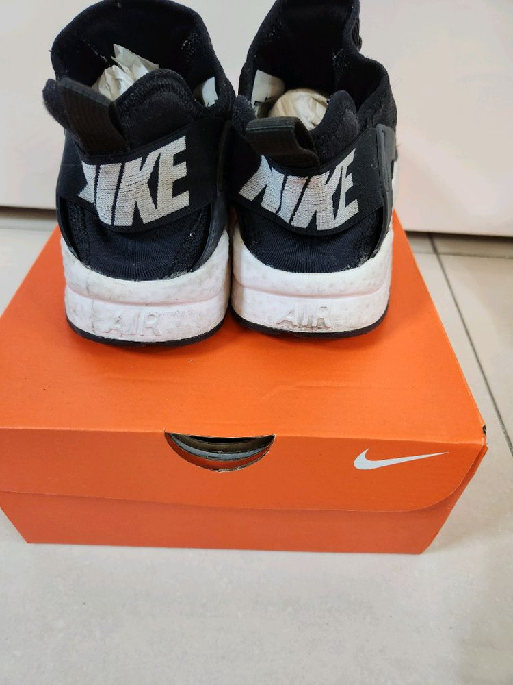 나이키 에어 허라치 런 울트라 블랙 화이트 운동화/235mm 이미지