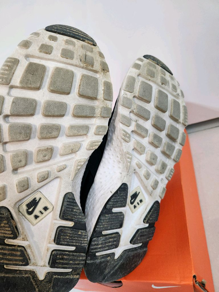 나이키 에어 허라치 런 울트라 블랙 화이트 운동화/235mm 이미지