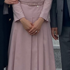 미샤 분홍원피스 이미지