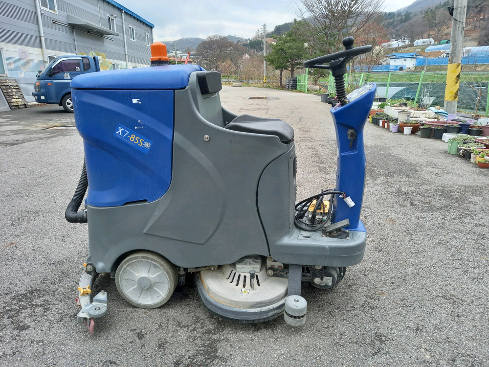 바닥청소차, 습식청소차 x7 34인치급 이미지