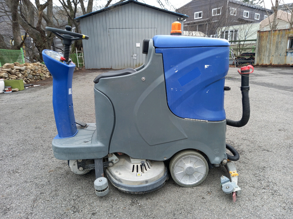 바닥청소차, 습식청소차 x7 34인치급 이미지