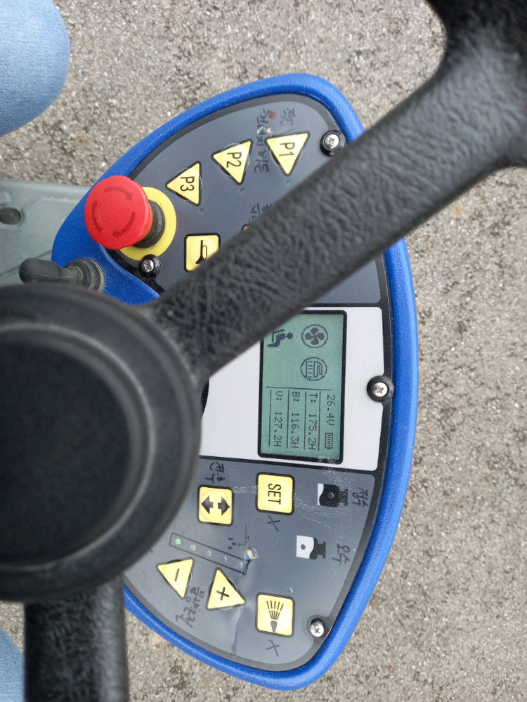 바닥청소차, 습식청소차 x7 34인치급 이미지