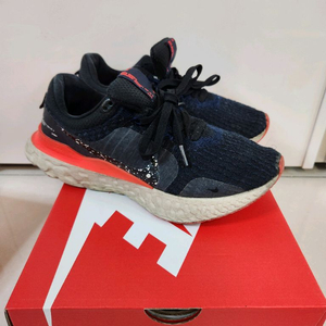 나이키 리액트 인피니티 런3 런닝화/265mm 이미지