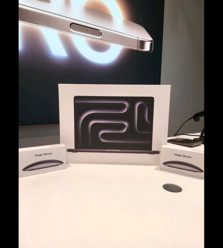 M4 max airport max ipad11 m3 magic mouse 이미지