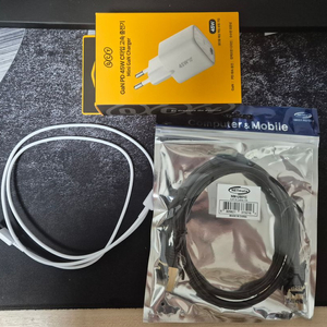 택포/ USB-C to USB-A 케이블 + 충전기 세트 이미지