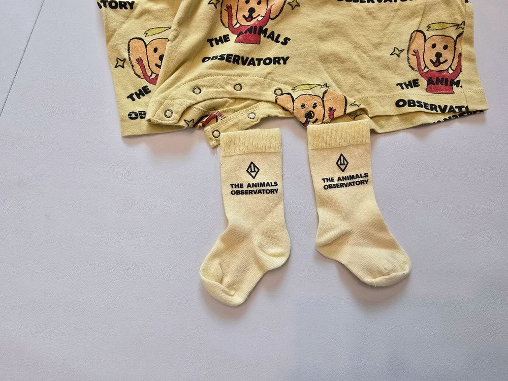 타오 베이비 바디수트 12m, 벙거지 모자, 양말 일괄 판매 이미지