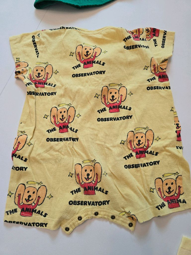 타오 베이비 바디수트 12m, 벙거지 모자, 양말 일괄 판매 이미지