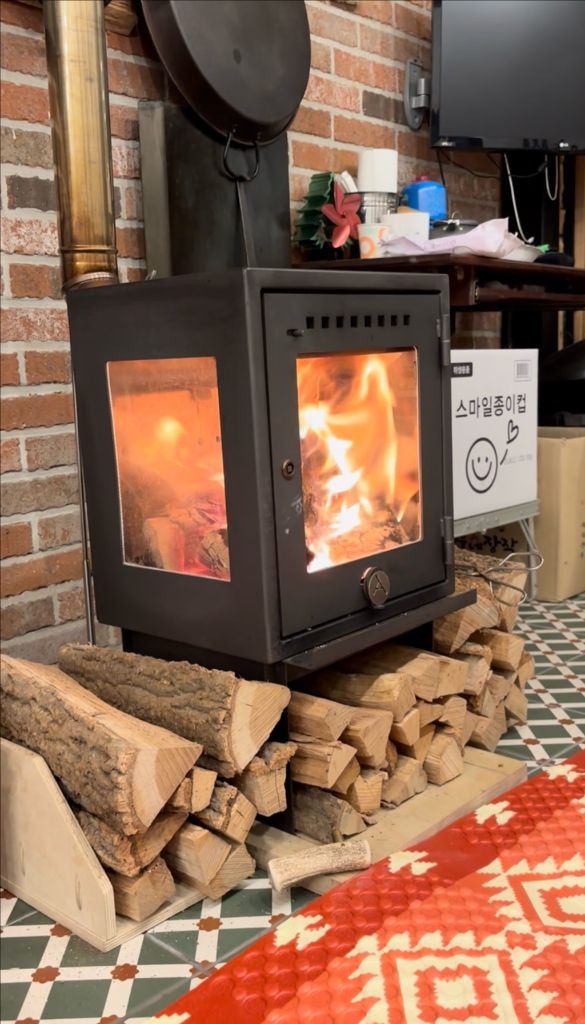 올란도 화목난로(순록뿔 손잡이 포함) 이미지