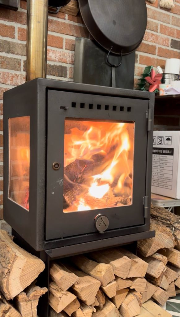 올란도 화목난로(순록뿔 손잡이 포함) 이미지