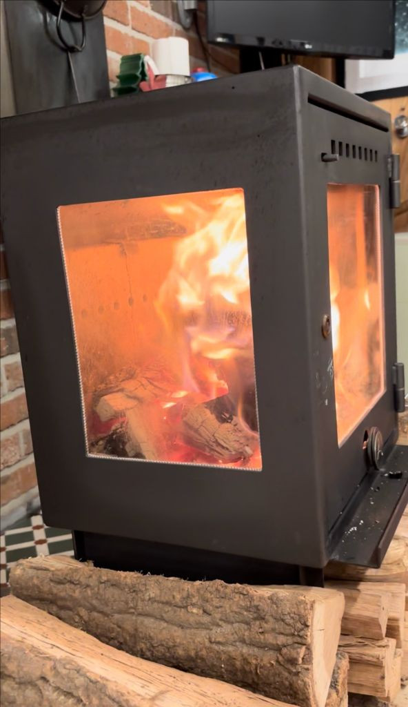 올란도 화목난로(순록뿔 손잡이 포함) 이미지