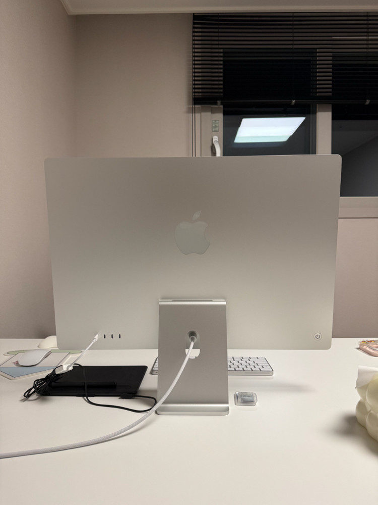 애플 아이맥 M4 10코어 24인치 실버 16GB 이미지