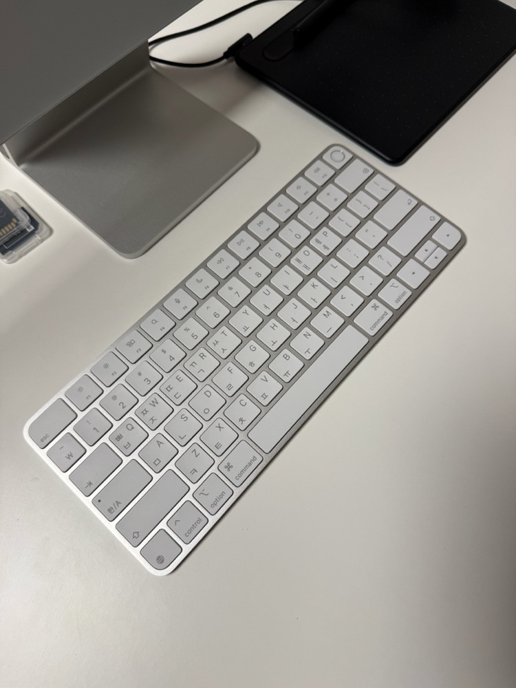 애플 아이맥 M4 10코어 24인치 실버 16GB 이미지