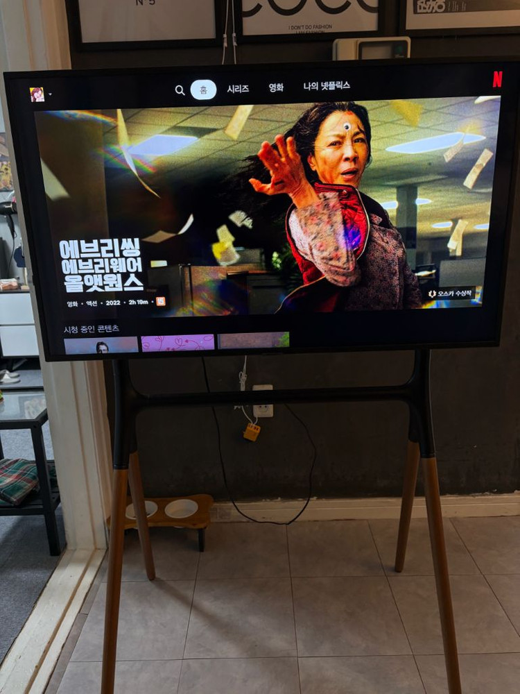 삼성 43인치 4K 스마트TV 이미지