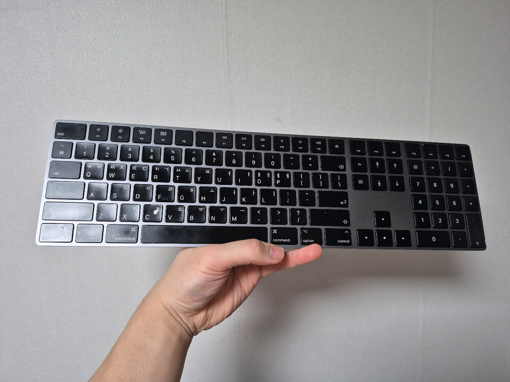 애플 매직키보드 넘버키버전 팝니다. 이미지