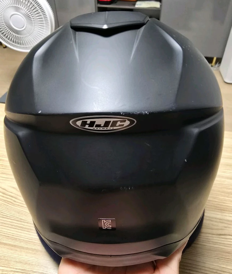 홍진 i71 풀페이스 m사이즈 썬바이져 있는 모델 이미지